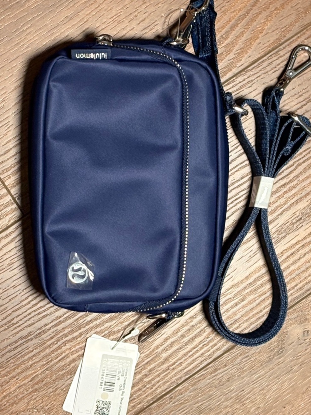 Lululemon Everywhere Crossbody Bag Metal Hardware Club Blue Silver NWT